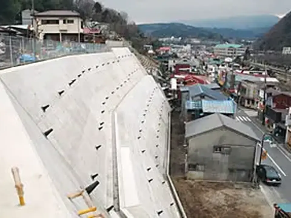 幕下急傾斜地崩壊対策工事